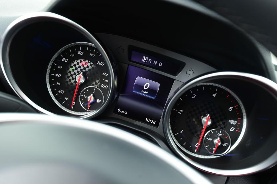  Mercedes-Benz SLC250 d AMG Line 2016 года  (UK) (фото 9 из 9)